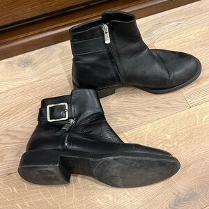 Black leather boots - made in Italy